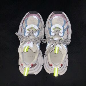 Oversized sneakers 42